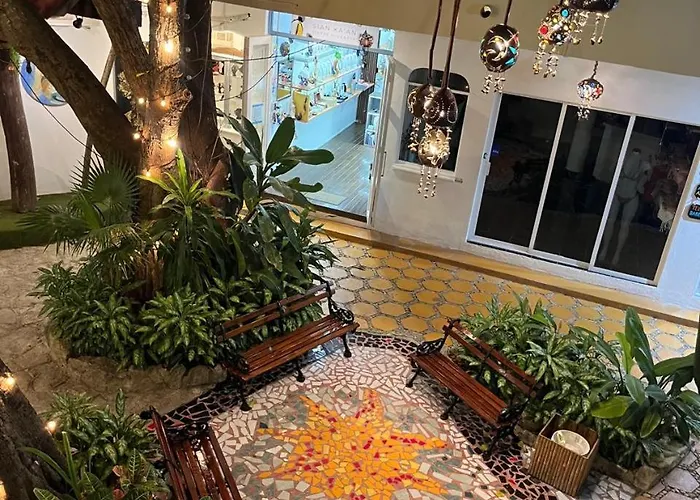 Ha Garden Gallery - 5th Avenue Hotel