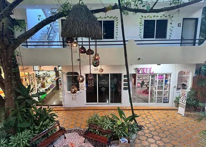 Ha Garden Gallery - 5th Avenue Hotel
